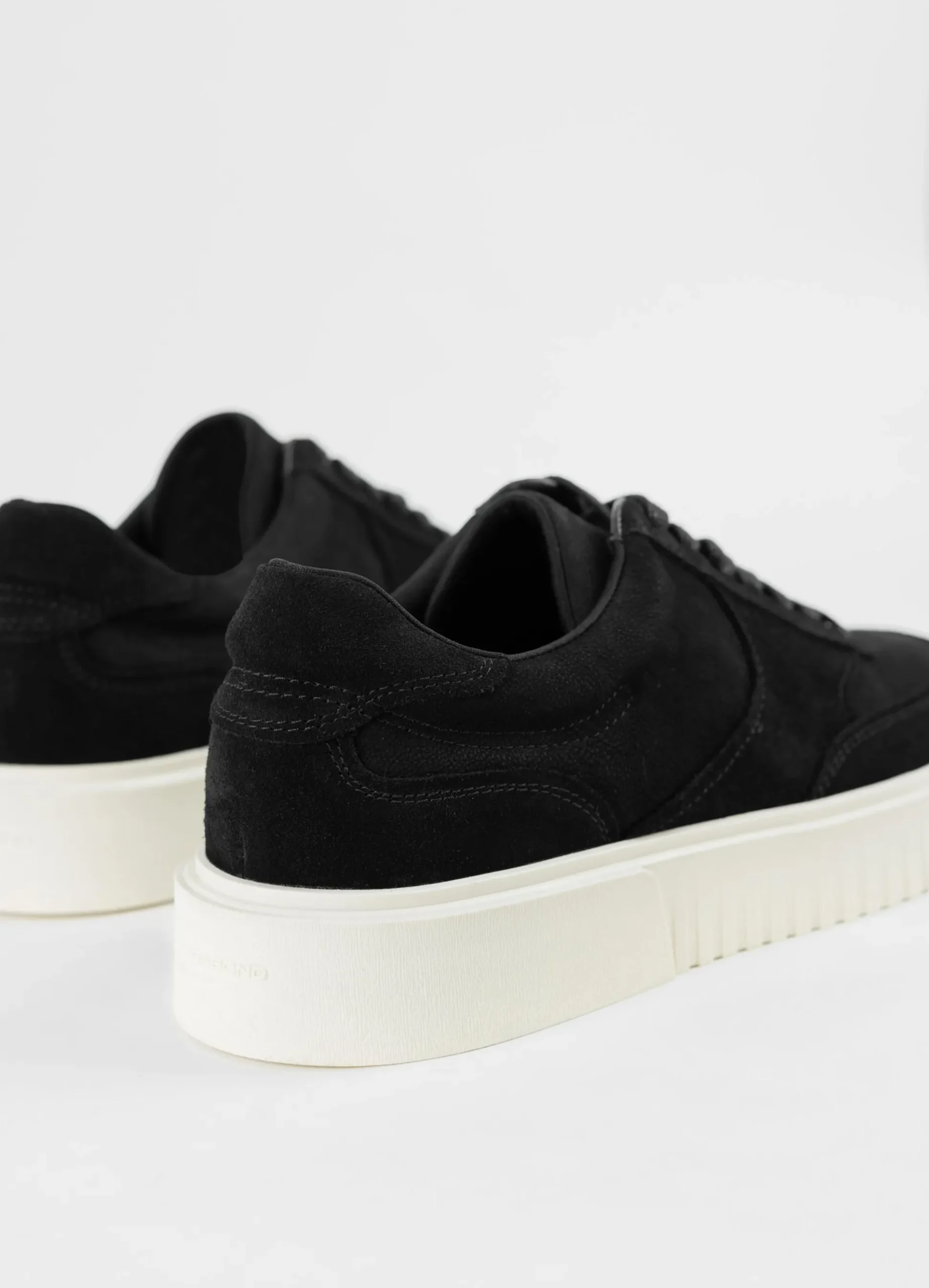 DEREK SNEAKERS