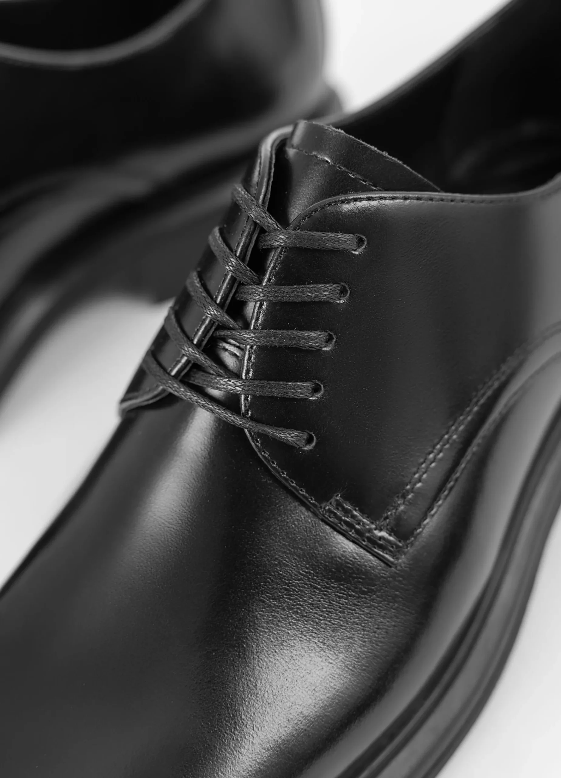 ELLIS SCHOENEN