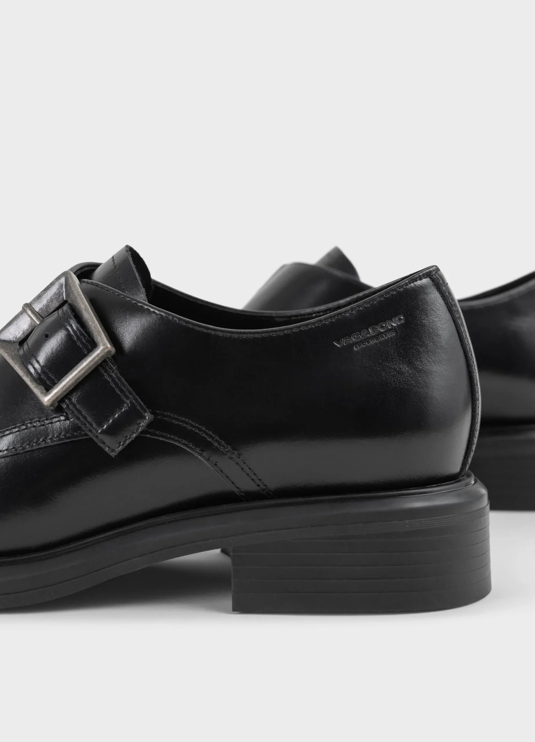 ELLIS SCHOENEN