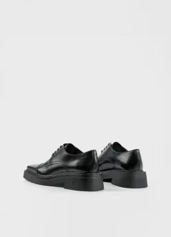 EYRA SCHOENEN
