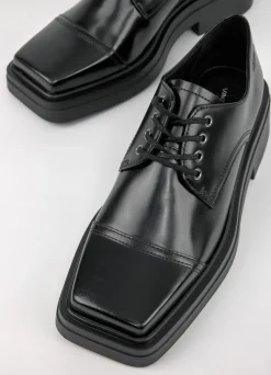 EYRA SCHOENEN