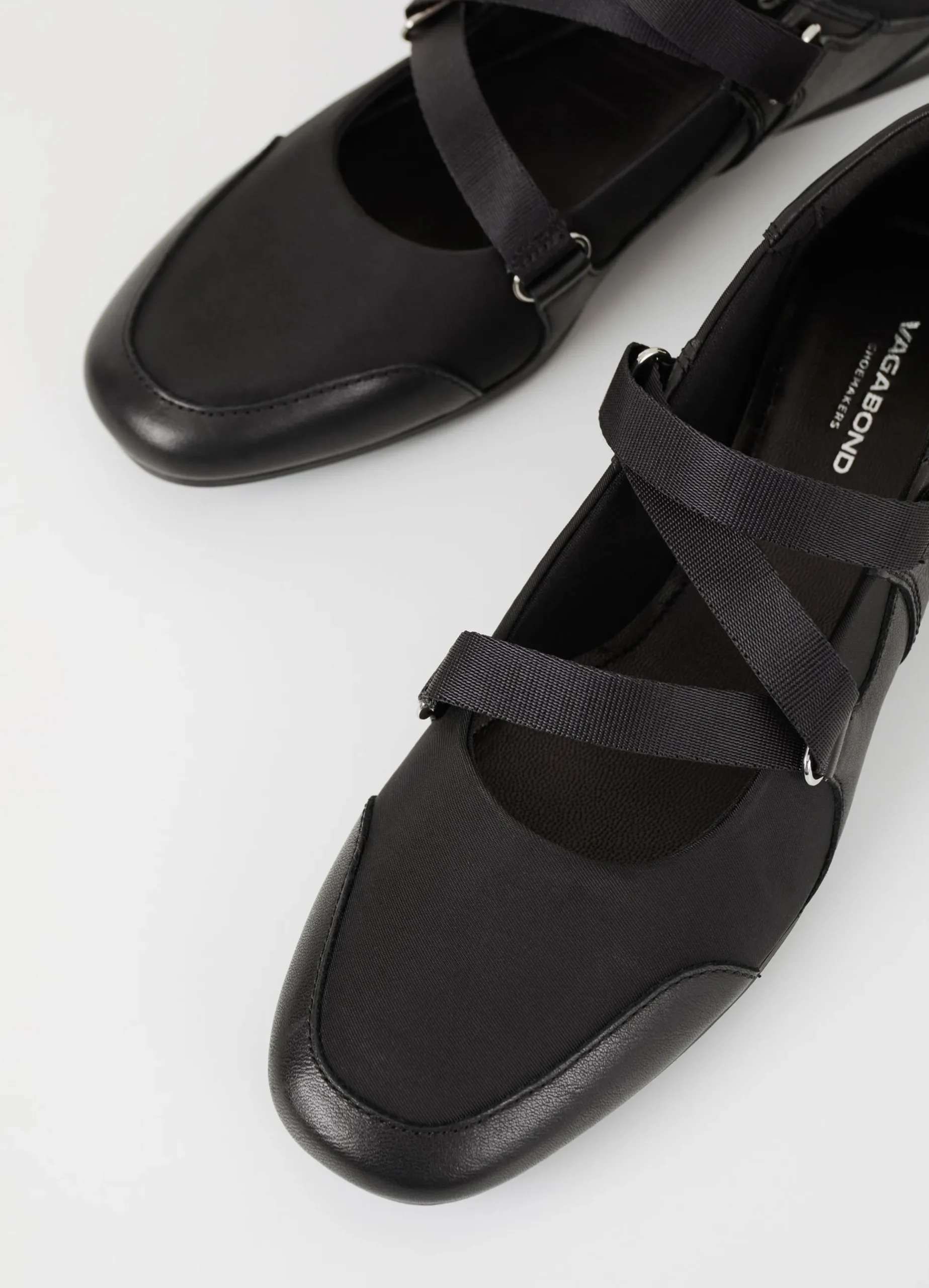 HILLARY SCHOENEN