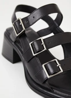INES SANDALEN