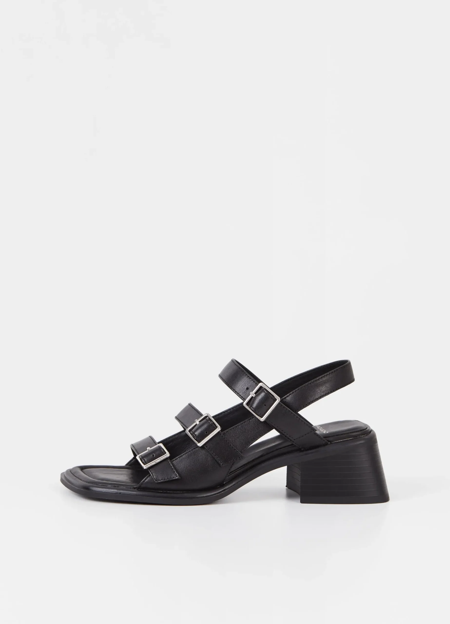 INES SANDALEN
