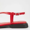 IZZY SANDALEN