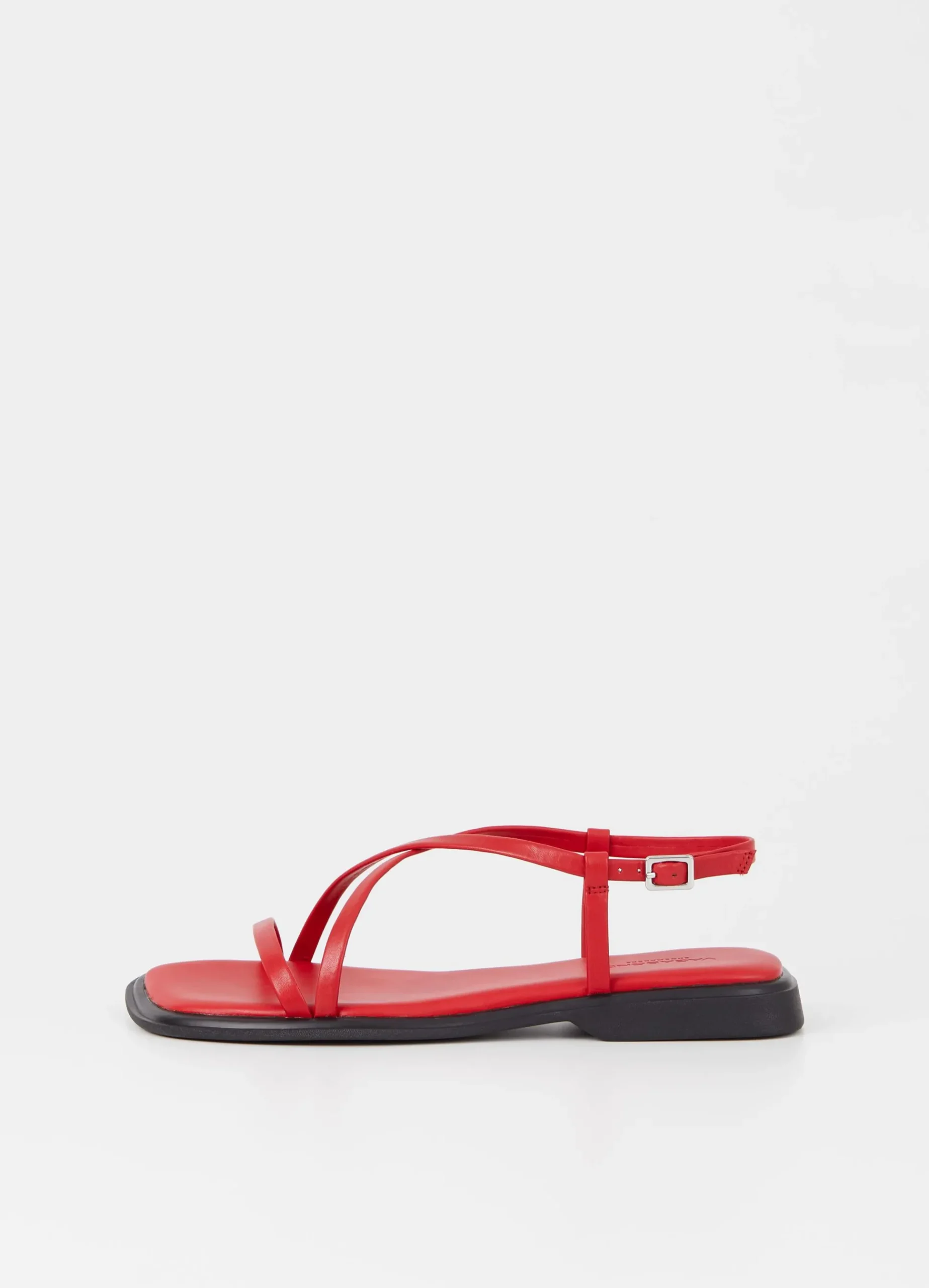 IZZY SANDALEN
