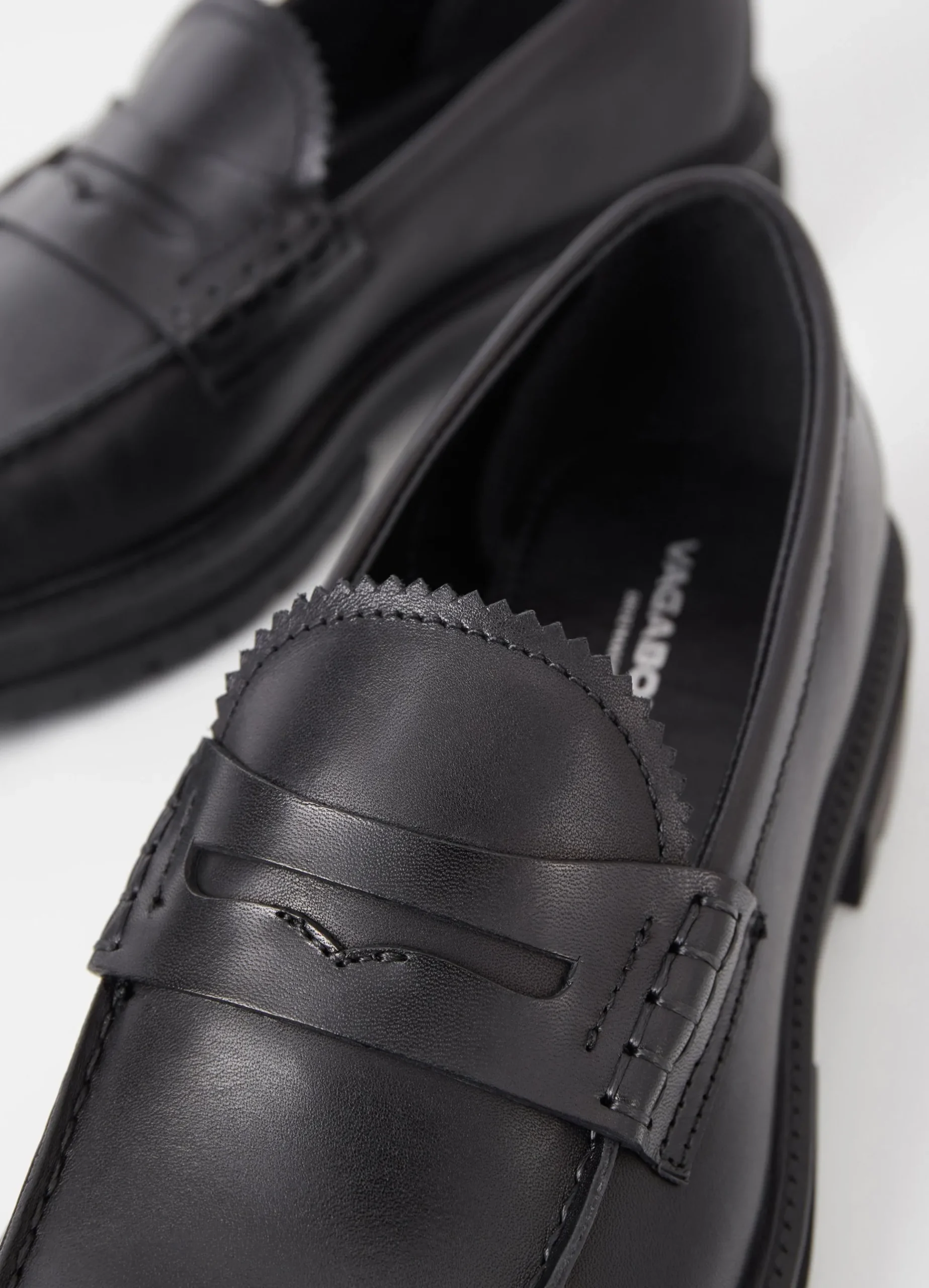 JOHNNY 2.0 LOAFER