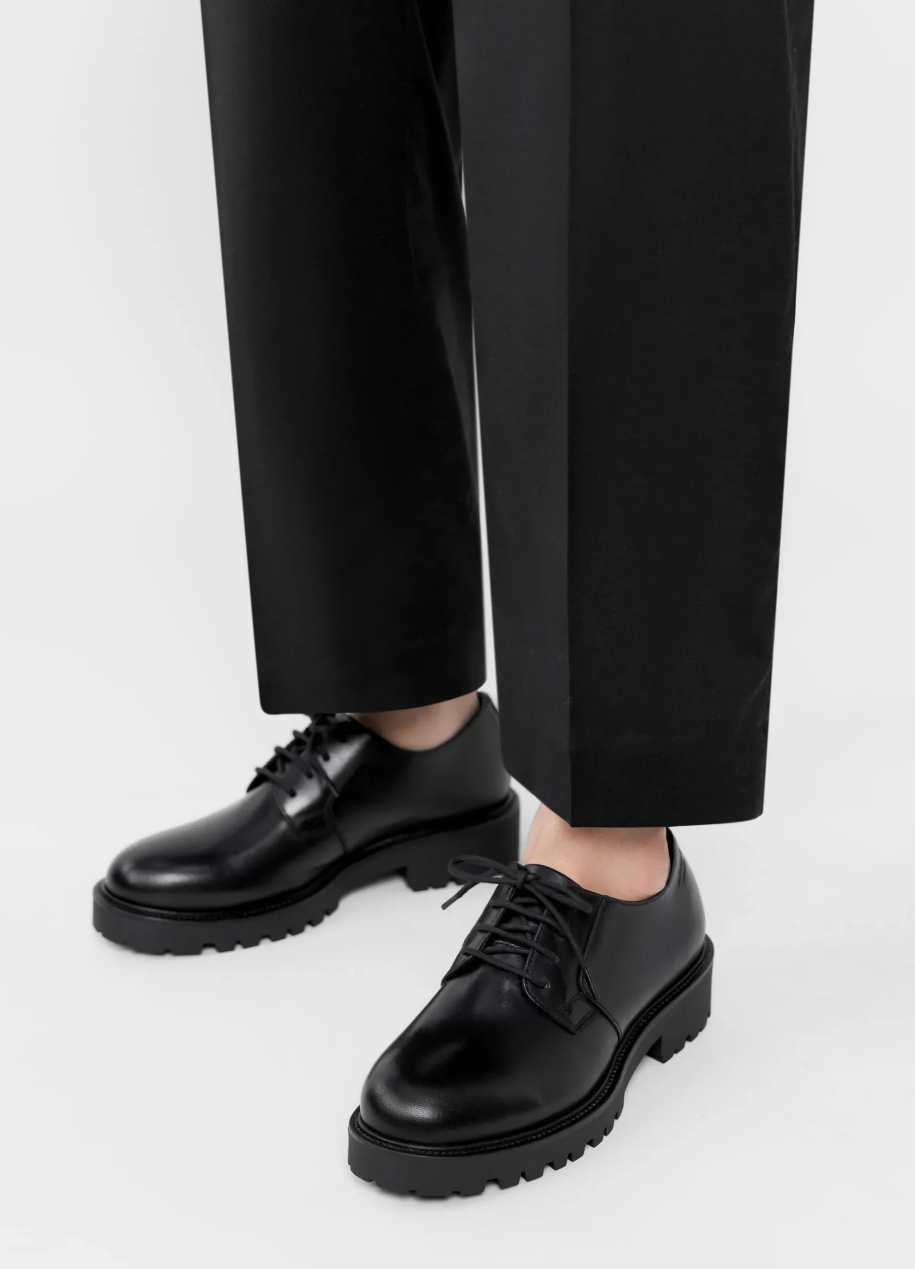 KENOVA SCHOENEN