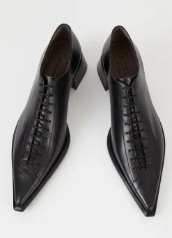 SAMIRA SCHOENEN