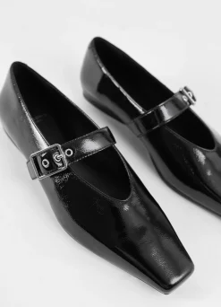 WIOLETTA SCHOENEN